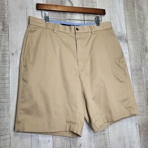 Brooks Brothers Lightweight Advantace Chino Tan Flat Front Shorts. Size 33